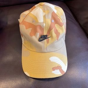 NIKE NEW CAP CAT